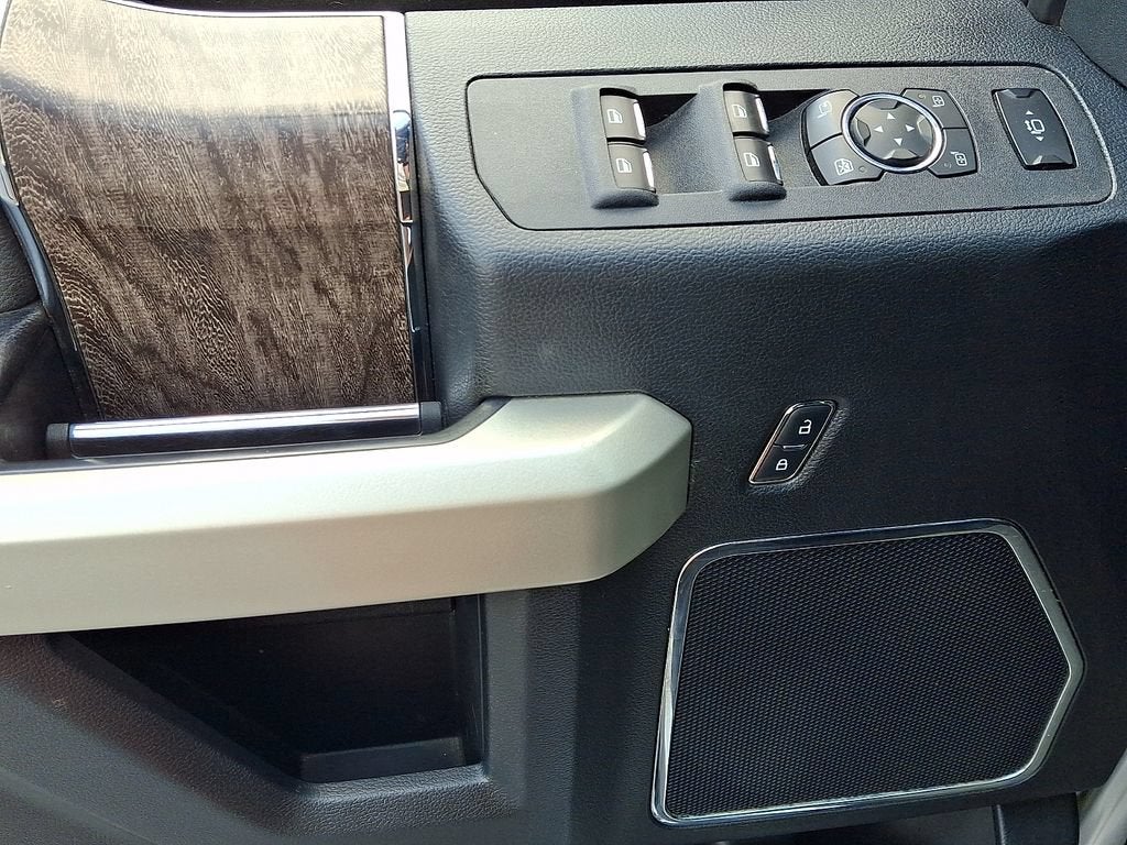 2017 Ford Super Duty F-350 SRW Platinum