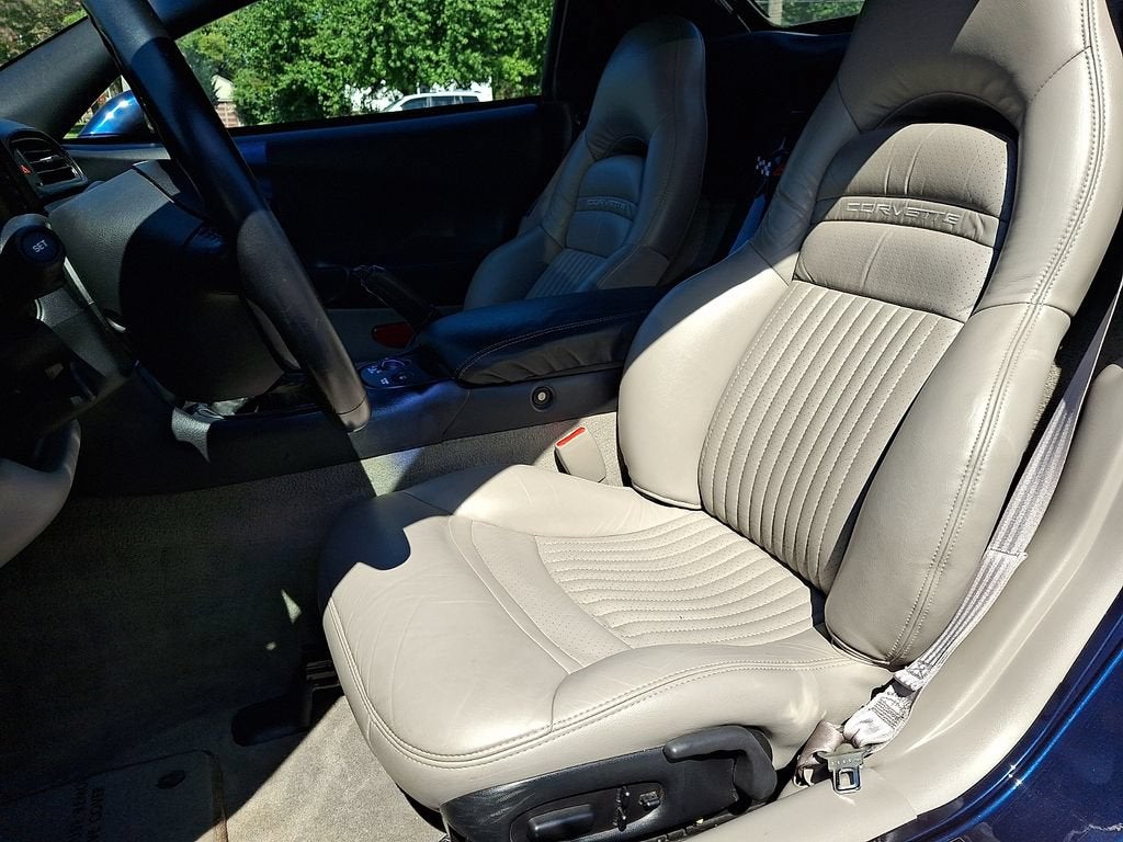 2000 Chevrolet Corvette Base