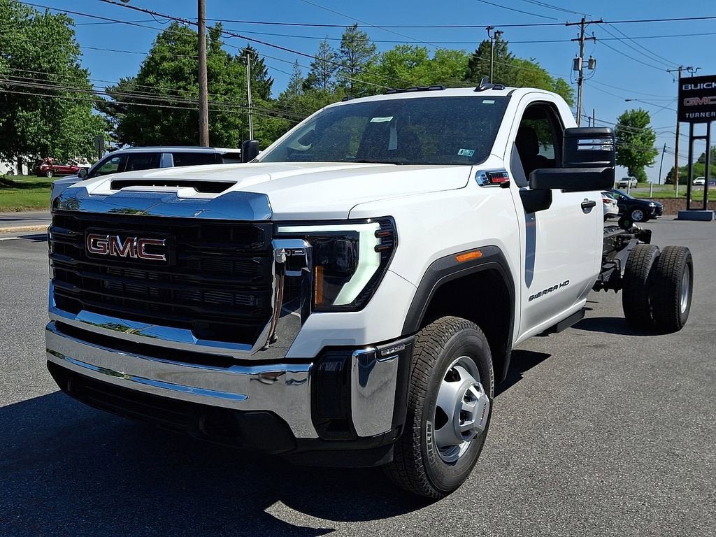 2026 GMC Sierra 3500 HD Chassis Cab Pro