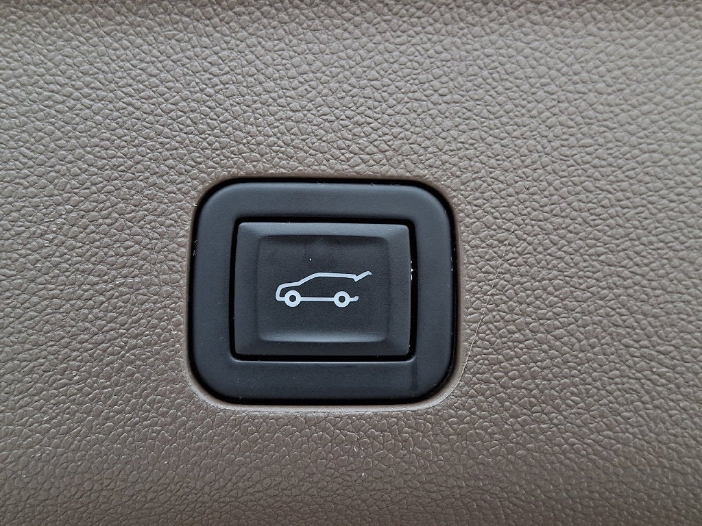2024 GMC Yukon XL Denali - Photo 36