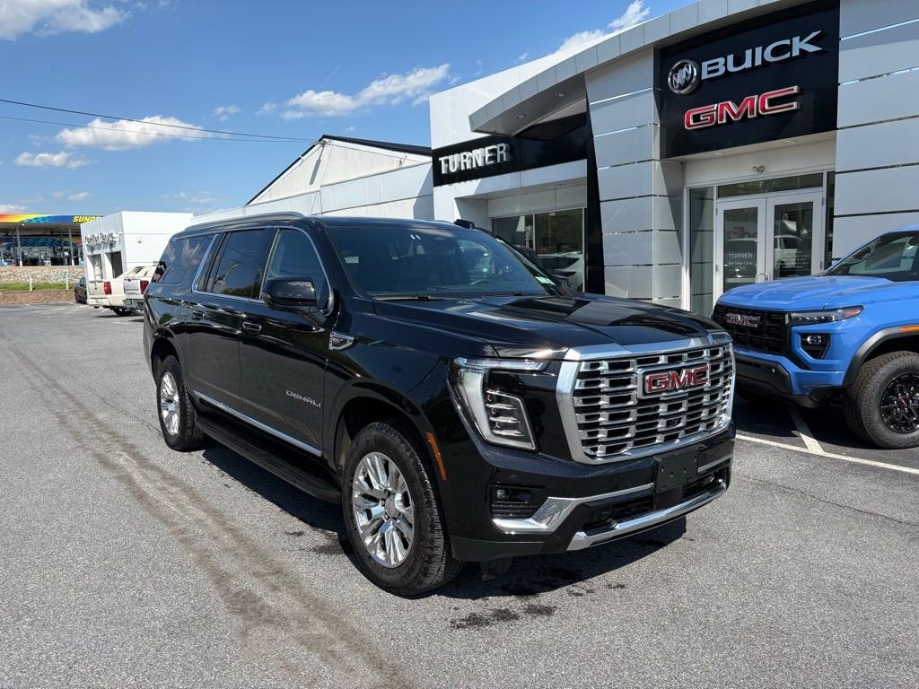 2025 GMC Yukon Denali AWD's photo