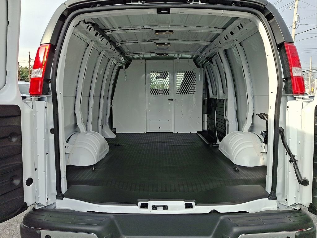 2025 GMC Savana Cargo Work Van