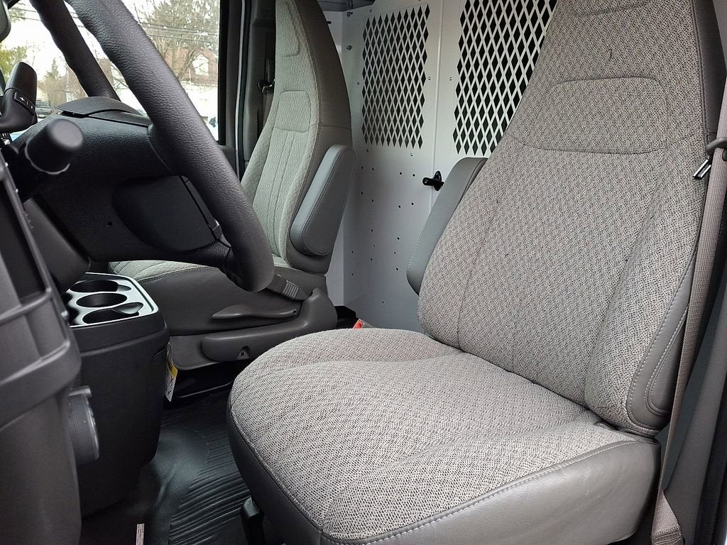 2025 GMC Savana Cargo Work Van