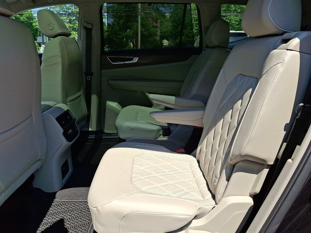 2024 Volkswagen Atlas 2.0T SEL Premium R-Line