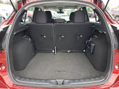 2023 Nissan Kicks SR