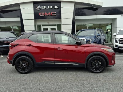 2023 Nissan Kicks SR
