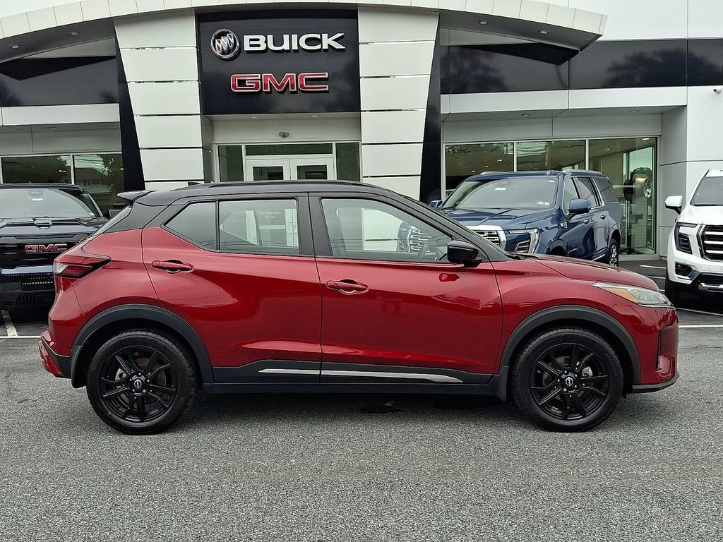 2023 Nissan Kicks SR