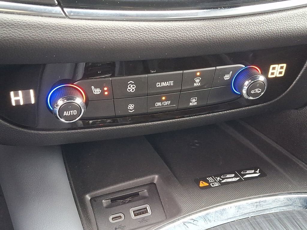 2023 Buick Enclave Essence