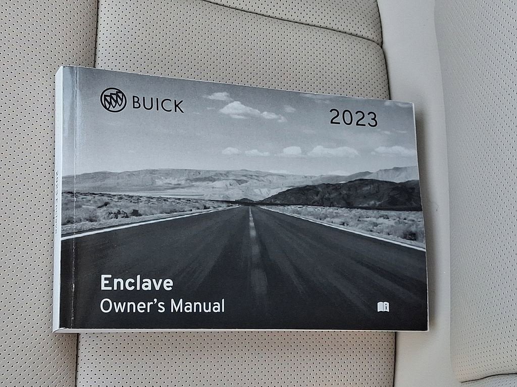 2023 Buick Enclave Essence