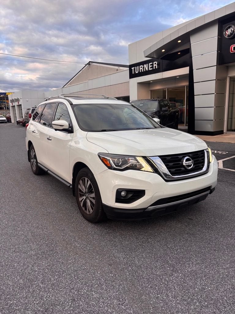 2017 Nissan Pathfinder SL