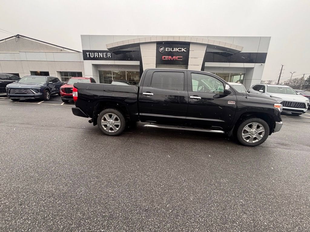 2018 Toyota Tundra 4WD SR5