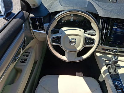 2017 Volvo S90 Momentum