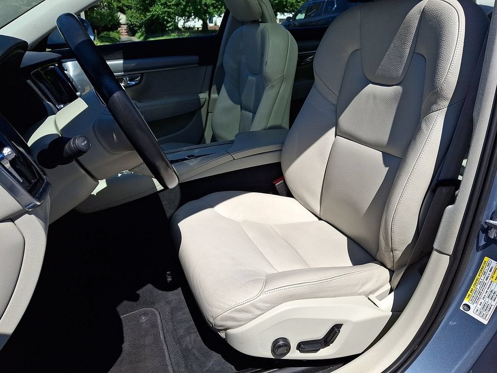 2017 Volvo S90 Momentum
