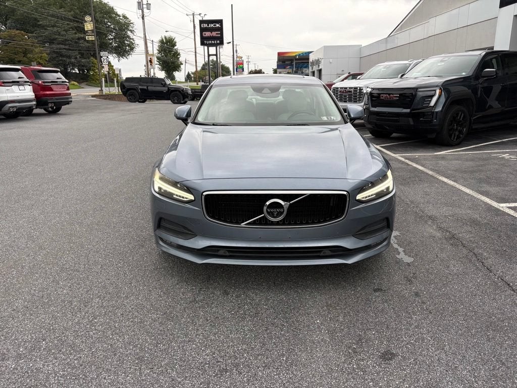 2017 Volvo S90 Momentum