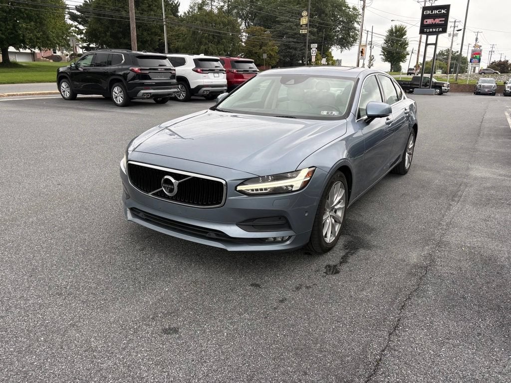 2017 Volvo S90 Momentum