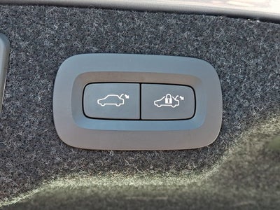 2017 Volvo S90 Momentum