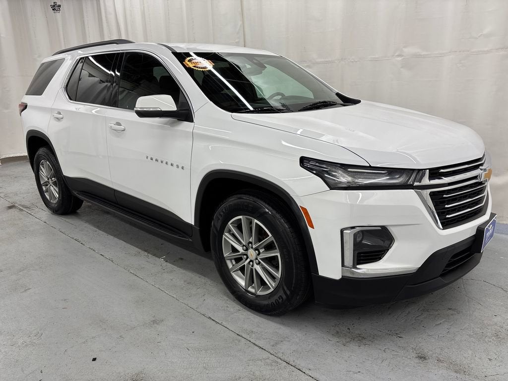 2023 Chevrolet Traverse LT Leather