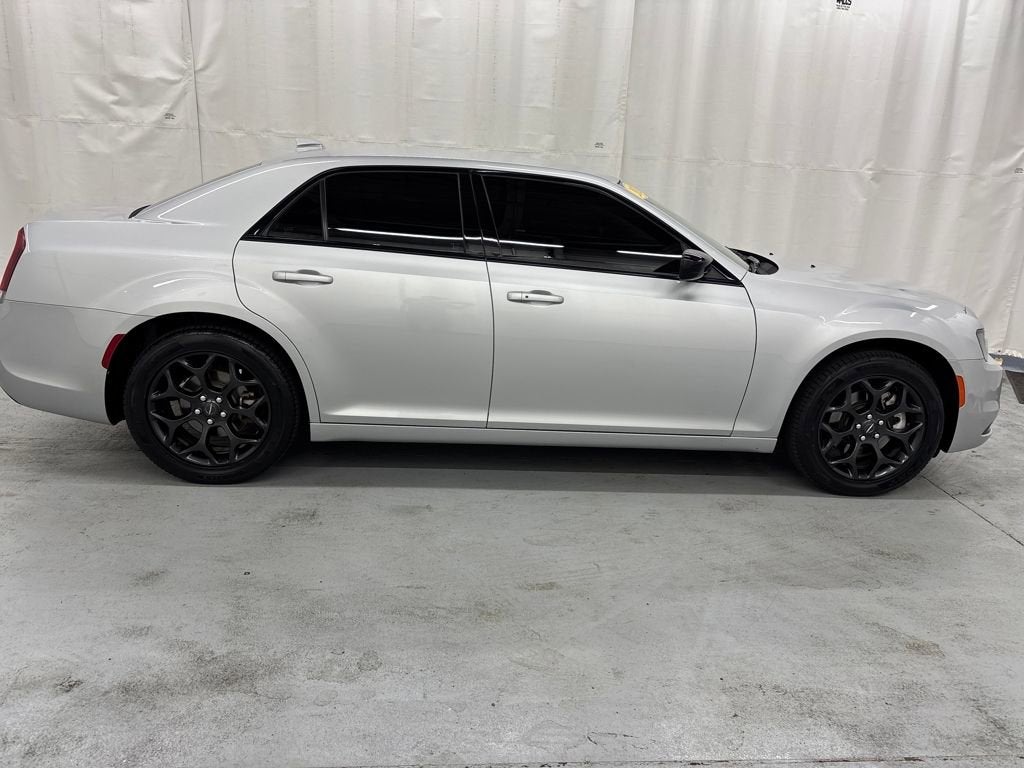 2021 Chrysler 300 Touring
