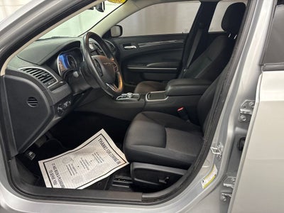 2021 Chrysler 300 Touring