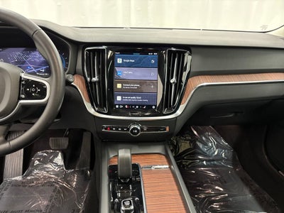 2025 Volvo V60 Cross Country Plus