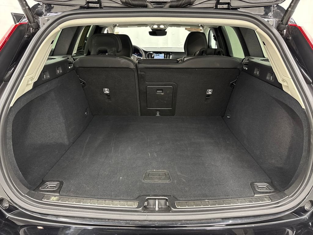 2025 Volvo V60 Cross Country Plus