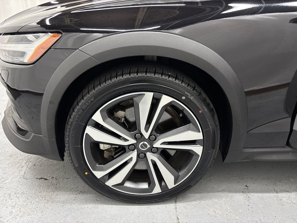 2025 Volvo V60 Cross Country Plus